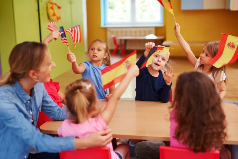 Jak działa przedszkole dwujęzyczne i&nbsp;czy&nbsp;warto zapisać do&nbsp;niego dziecko?